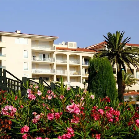Apartmanhotel Odalys Les Pins Bleus 2*