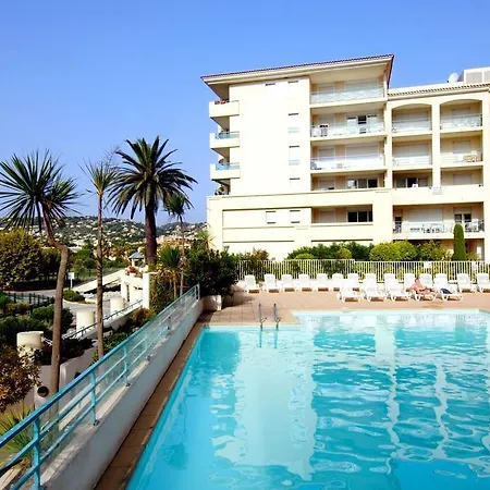 Odalys Les Pins Bleus Aparthotel